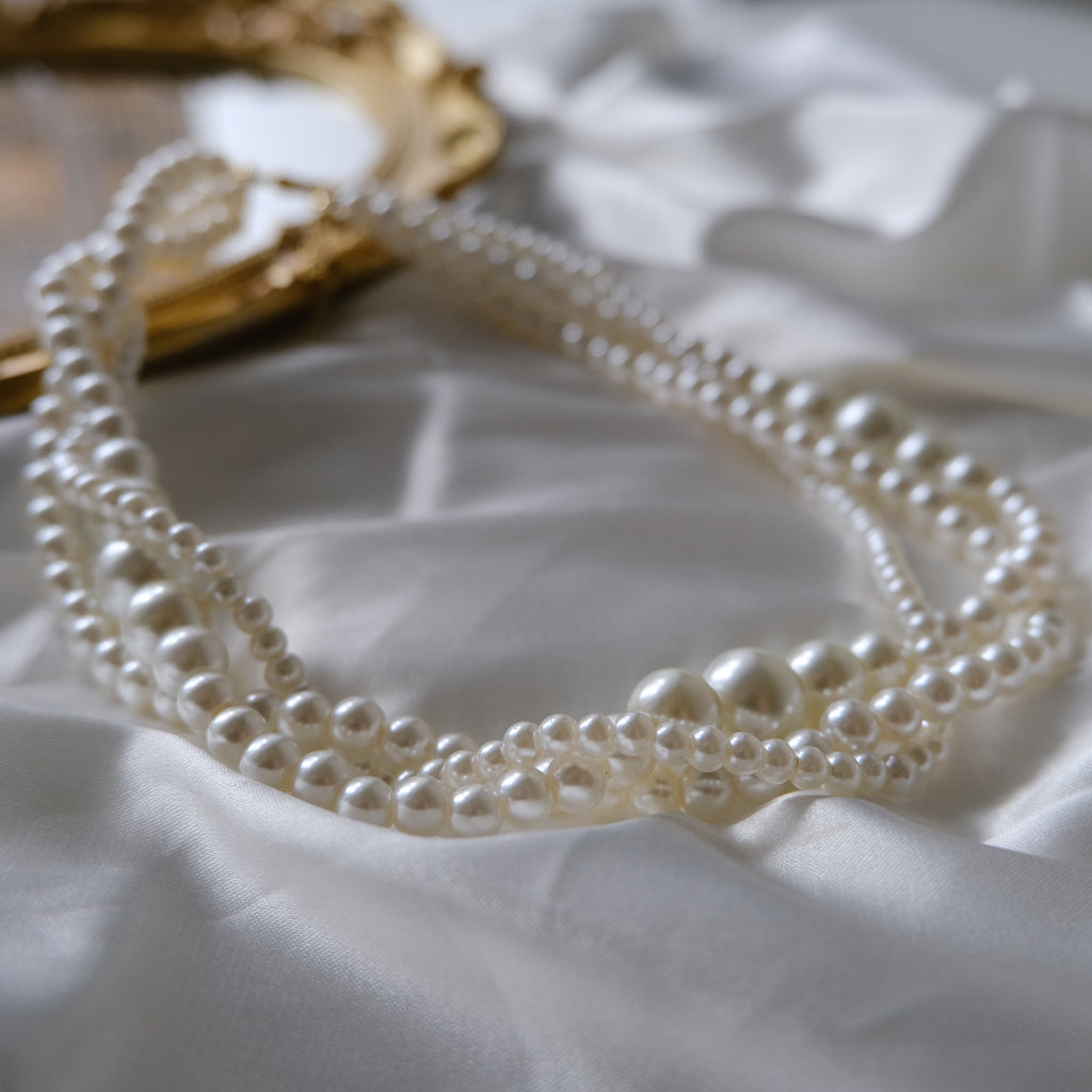 Lune Blanche" Pearl Necklace