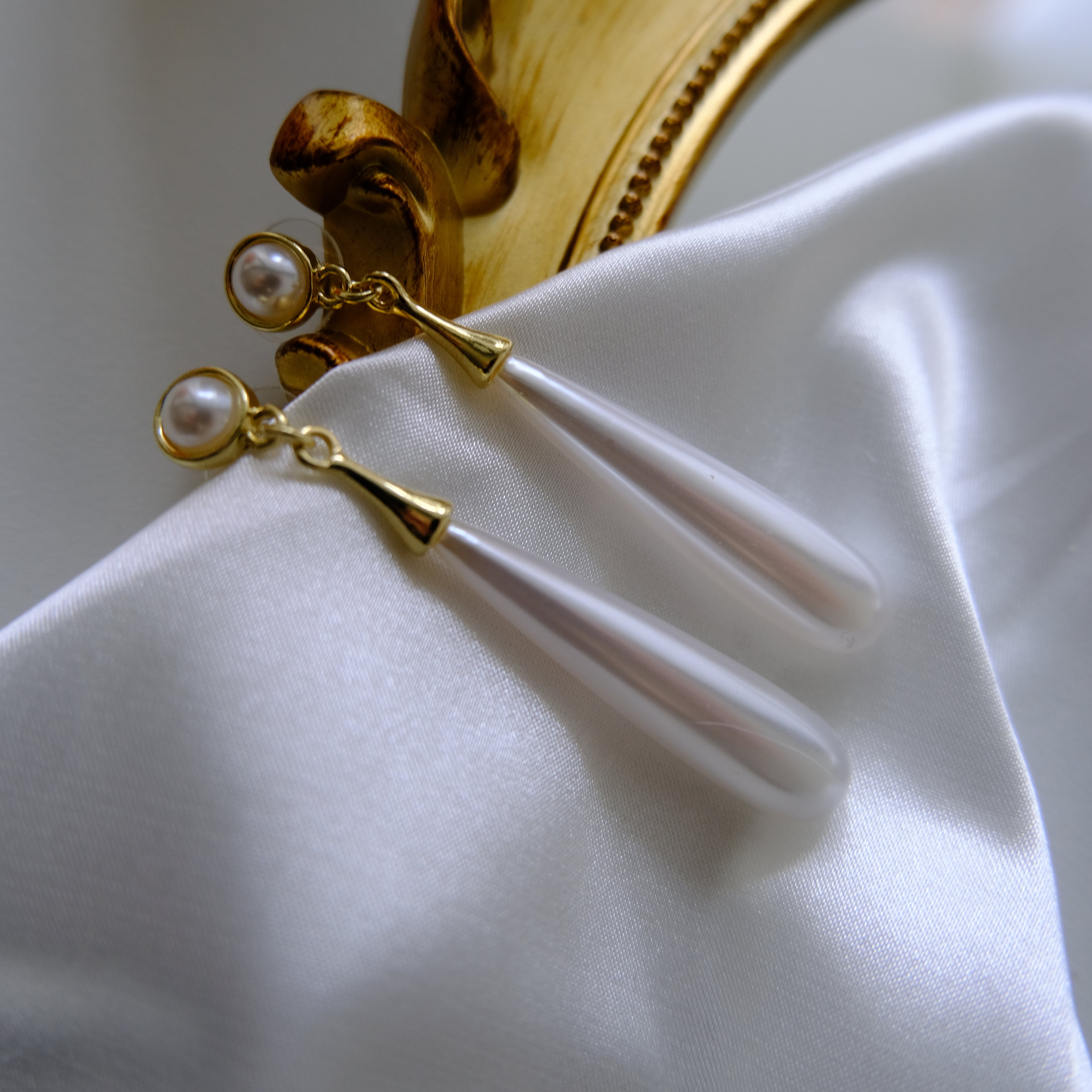 Elizabeth Drop earrings